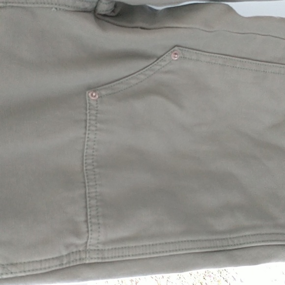 Urban Outfitters Sage Green Utility Crop Pants Size 26 Pockets - Picture 5 of 7
